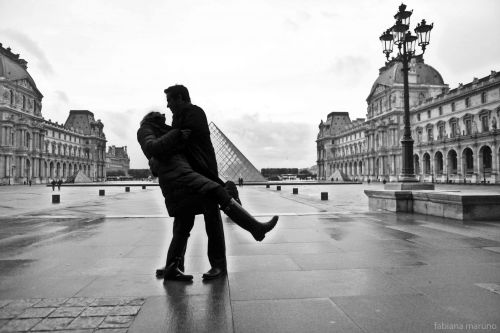 foto beijo louvre