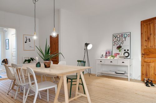 apartamento-com-cadeiras-coloridas