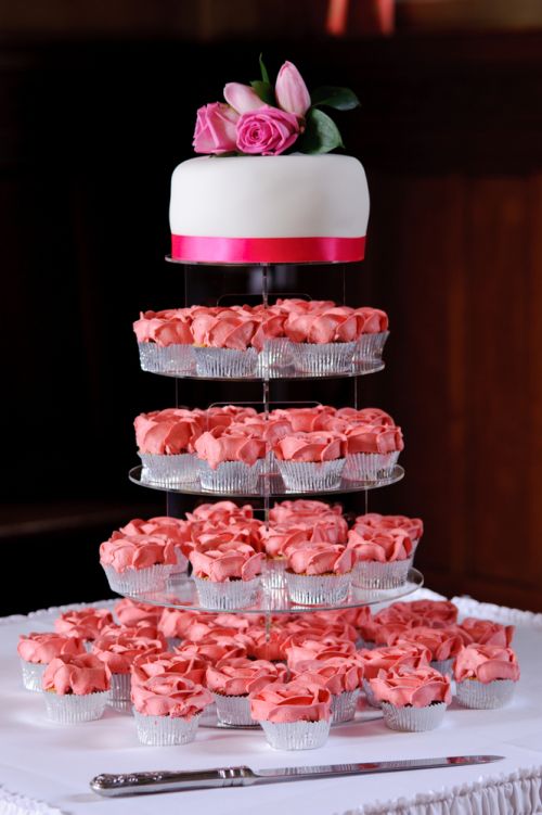 bolo com cupcakes