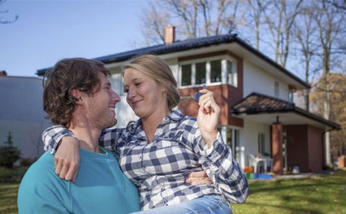Casais:Vejam os prós e contras de alugar ou financiar um imóvel antes de fechar o negócio (Fotos: ThinkStock)