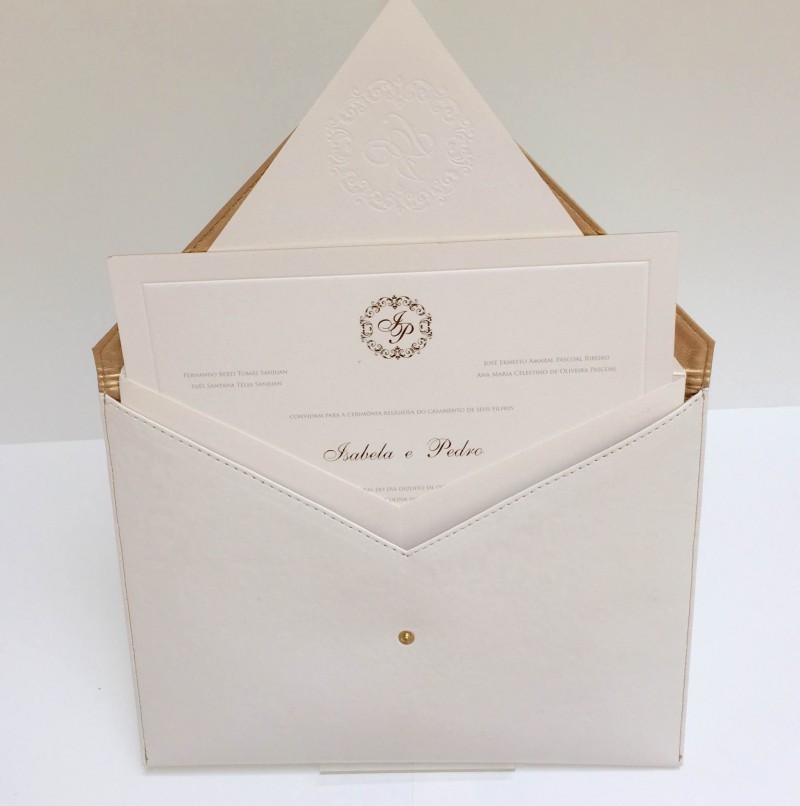 09 - Convite que vem com envelope em forma de clutch-scards