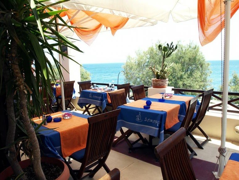 10-restaurantes-para-pedir-a-amada-em-casamento-atmosphere-restaurant-grecia