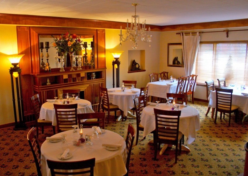 10-restaurantes-para-pedir-a-amada-em-casamento-castle-falls-sala-jantar