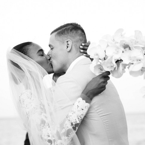 casamento-celebridade-arlenis-sosa-e-donnie-mcgrath-beijo-dos-noivos