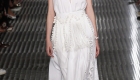 Fashion Weeks tendências 2017 noiva e madrinhas branco diferente