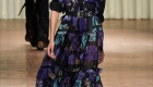 Fashion Weeks tendências 2017 noiva e madrinhas floral escuro