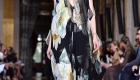 Fashion Weeks tendências 2017 noiva e madrinhas floral escuro