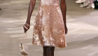 Fashion Weeks tendências 2017 noiva e madrinhas metalizado