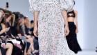 Fashion Weeks tendências 2017 noiva e madrinhas ombro de fora