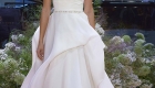 Vestido de noiva tendências do NY Bridal Week Outono 2017 assimetria