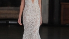 Vestido de noiva tendências do NY Bridal Week Outono 2017 decote