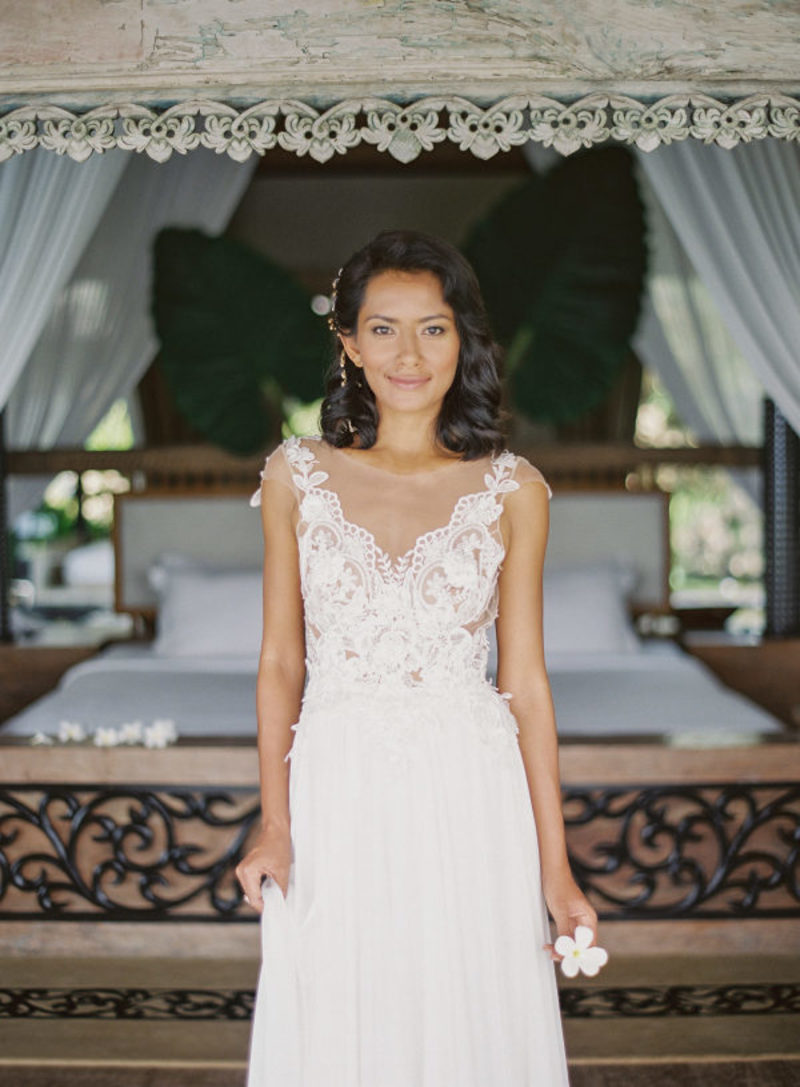 Vestido de noiva corte reto