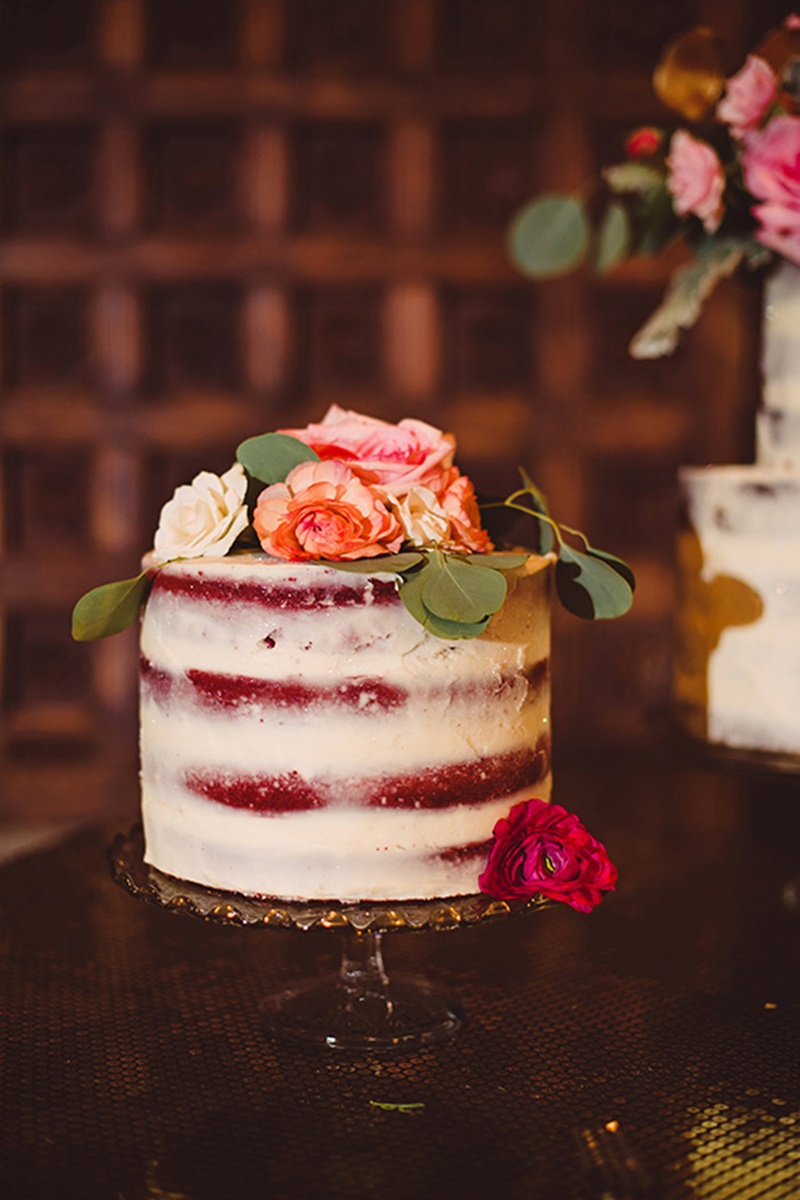 bolo de casamento vermelho e branco