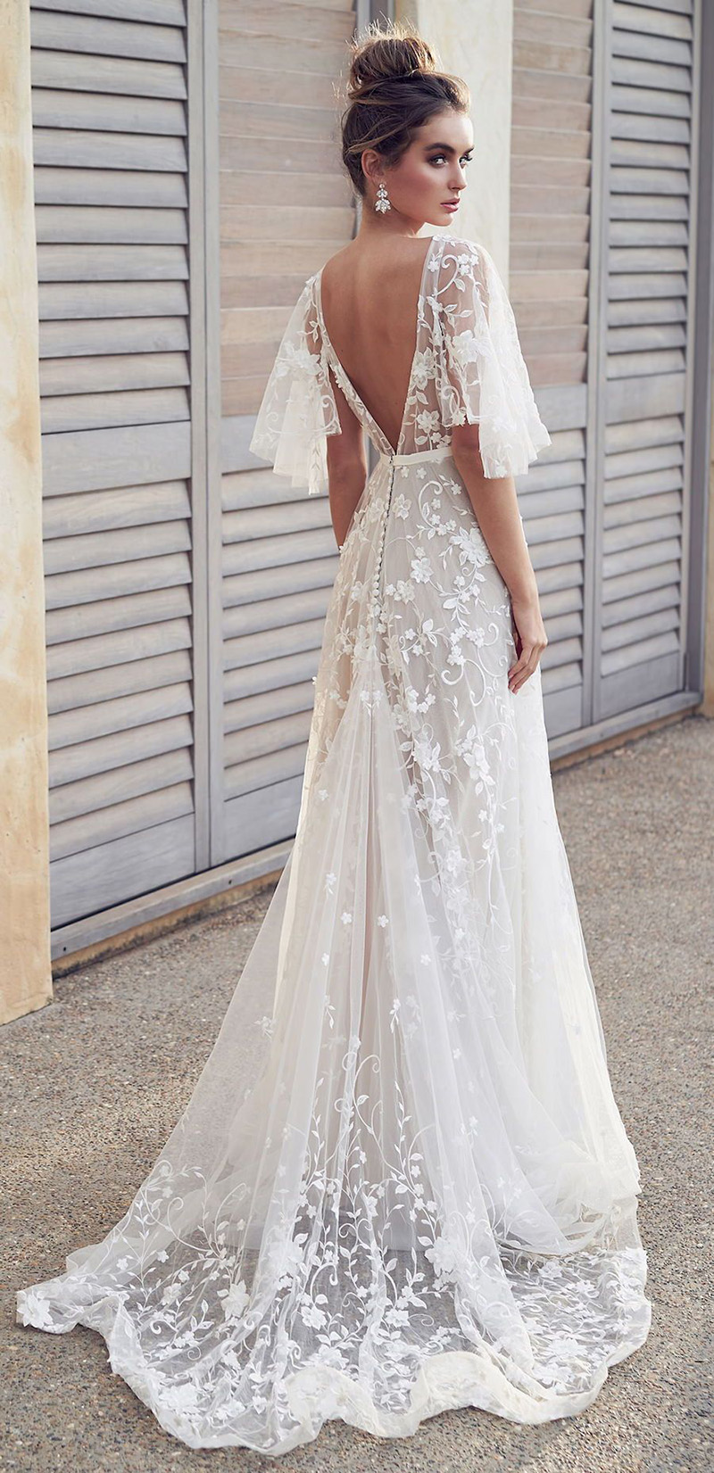vestido de noiva com decote nas costas