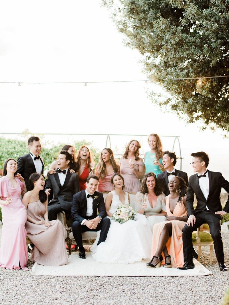 noivos-e-padrinhos-reunidos-em-foto-do-casamento