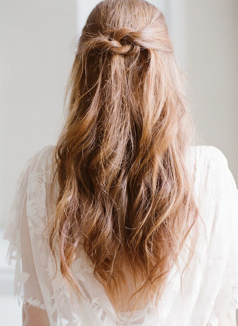 noiva-ruiva-com-penteado-semipreso