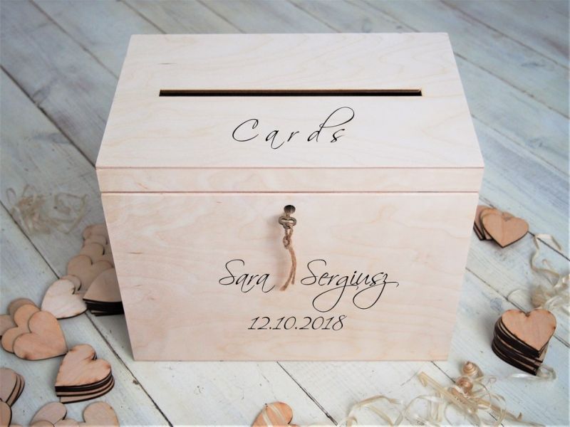 Baú para depositar mensagens de casamento 