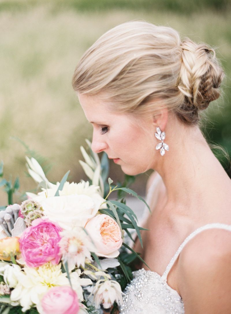 Inspiração de coque para noiva usar no casamento 