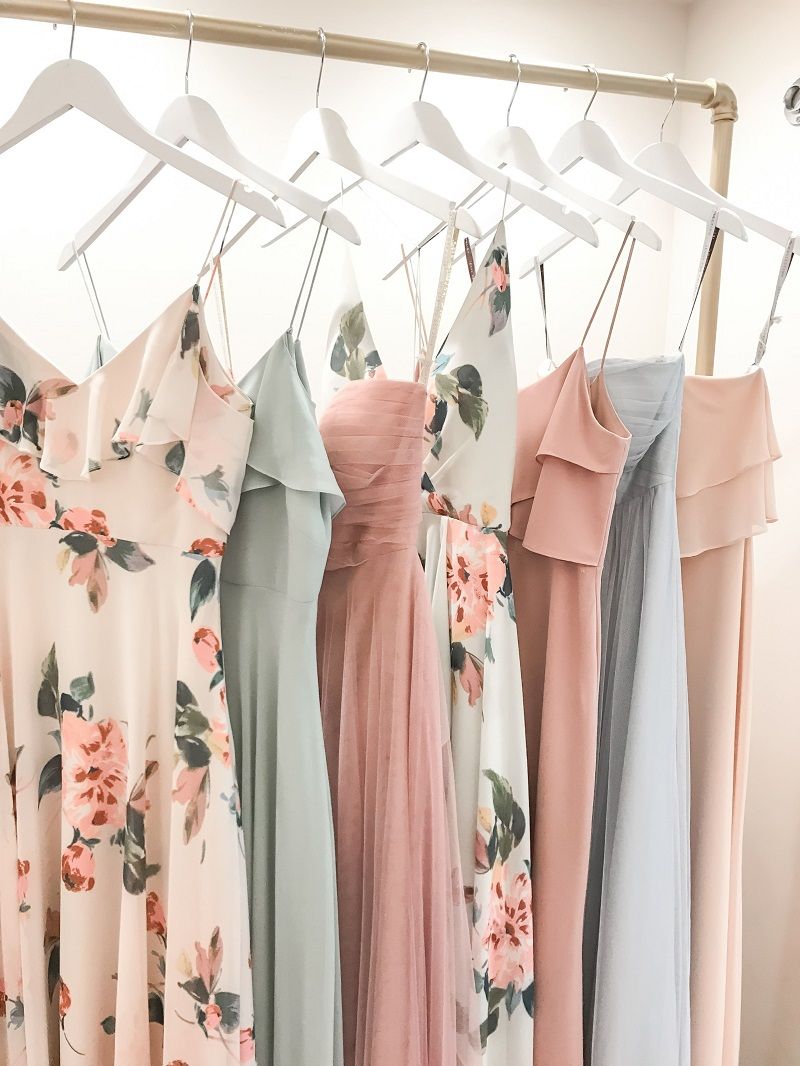 vestidos-longos-na-arara