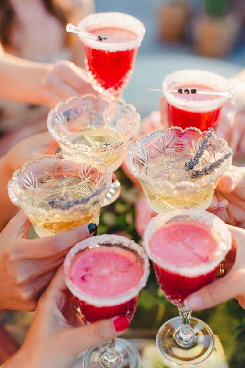 brinde-com-drinks-sem-álcool