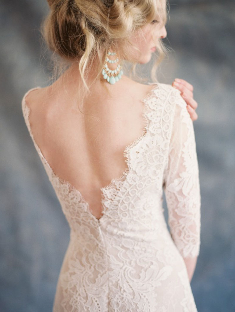 Noiva com vestido rendado, estilo Alençon.