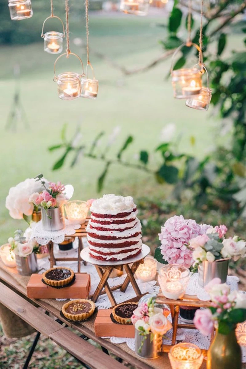 bolo de casamento vermelho e branco