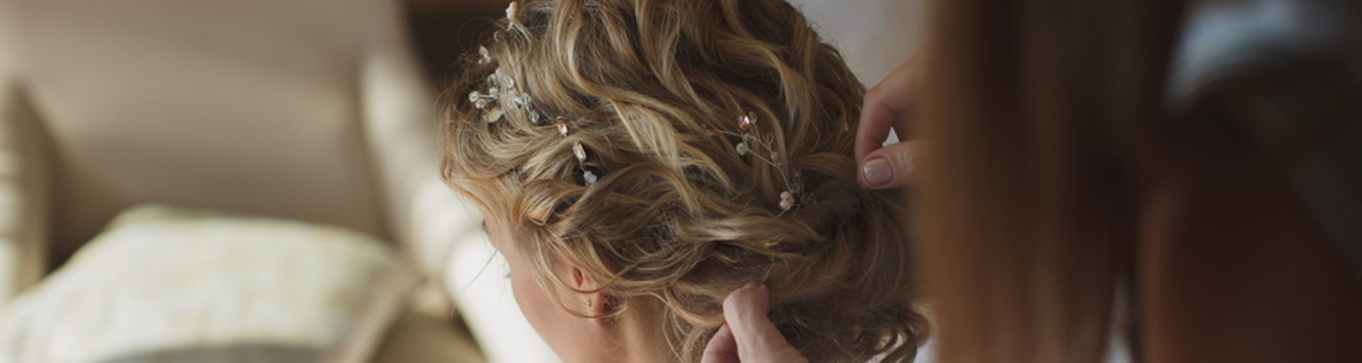 |||||||cabelo-de-noiva-com-flores|cabelo-de-noiva|cabelo-de-noiva-estilo-coque|cabelo-de-noiva-com-acessório|